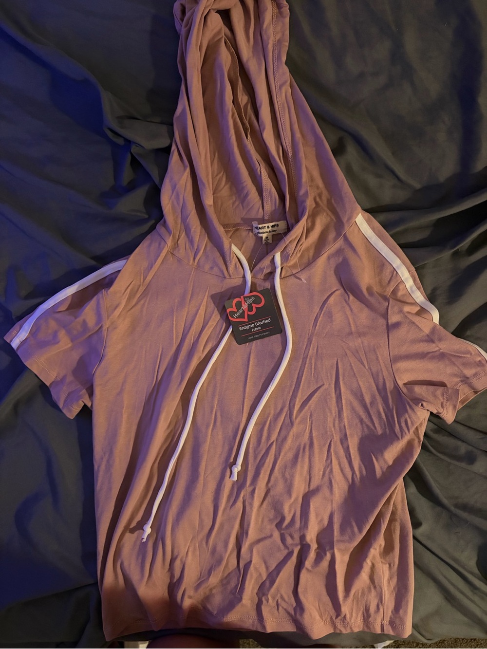 Heart Hips Dusty Mauve Short-Sleeve Hoodie with White Drawstrings